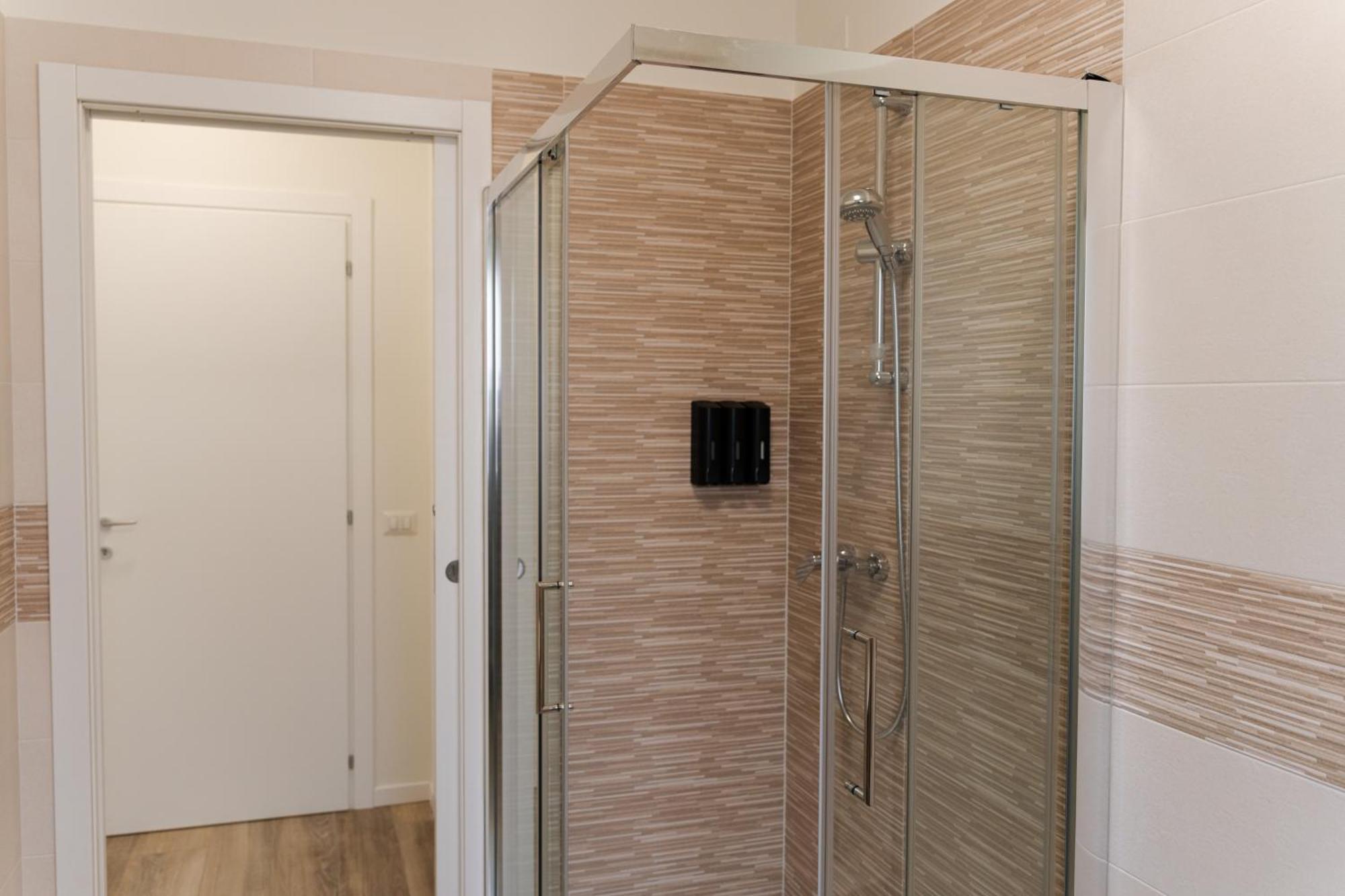 Comforthome Fiera Cornaredo Exteriör bild